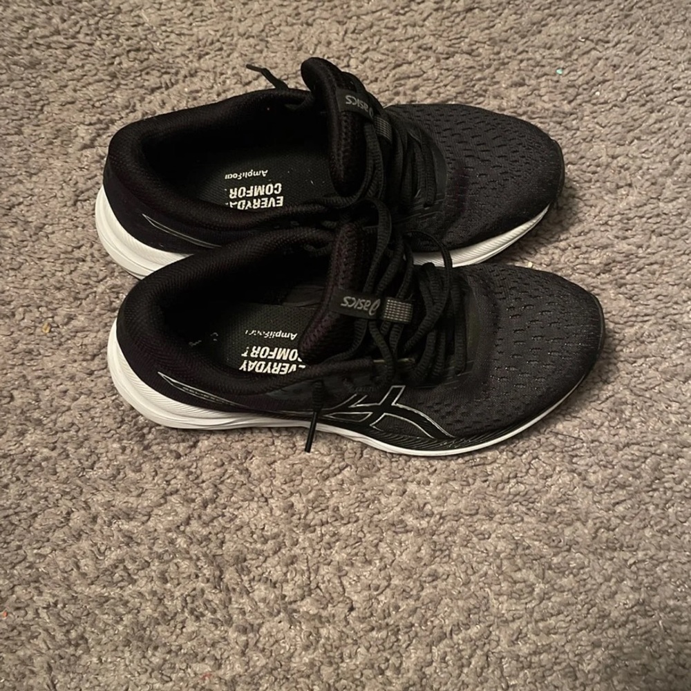 ASICS excite 7